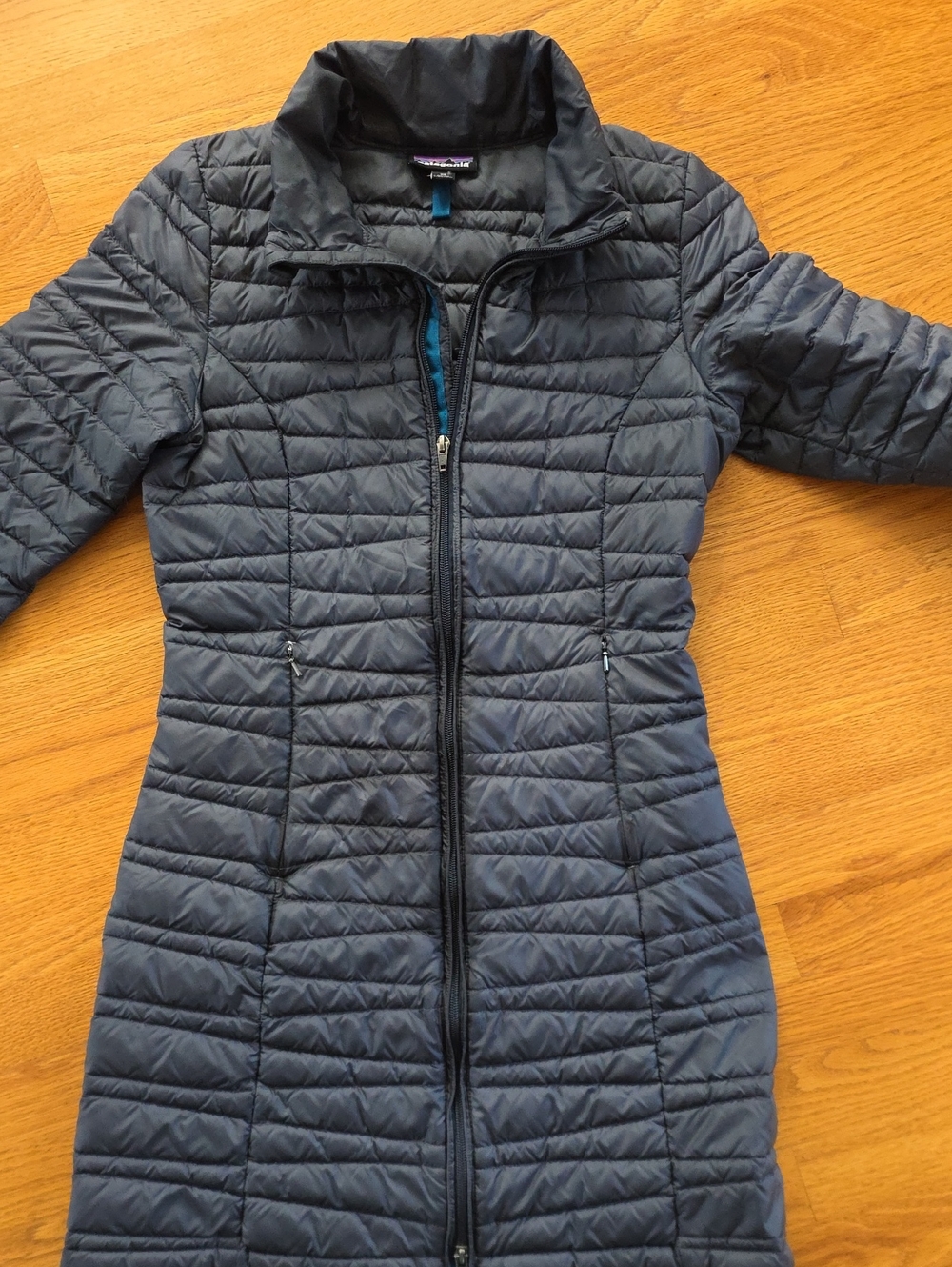 Patagonia Women's Dark Navy Quilted Lightweight Down Puffer